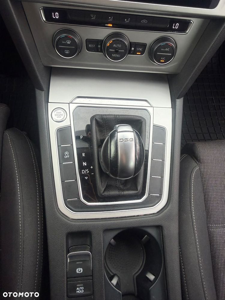 Volkswagen Passat - 9