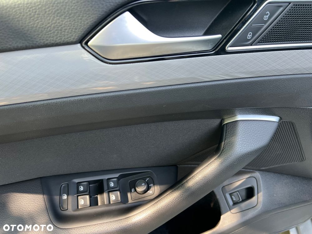 Volkswagen Passat Variant 1.5 TSI EVO Business DSG - 14