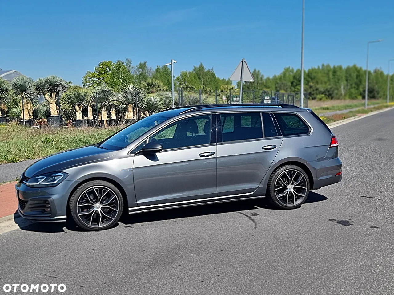 Volkswagen Golf - 14