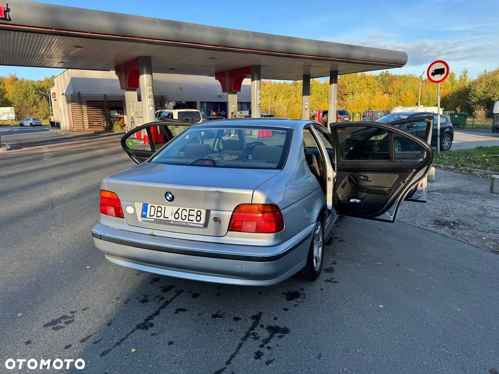 BMW Seria 5 520i - 4