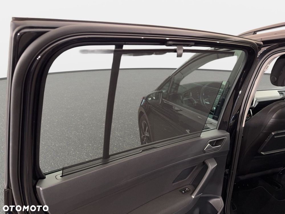 Volkswagen Touran - 17