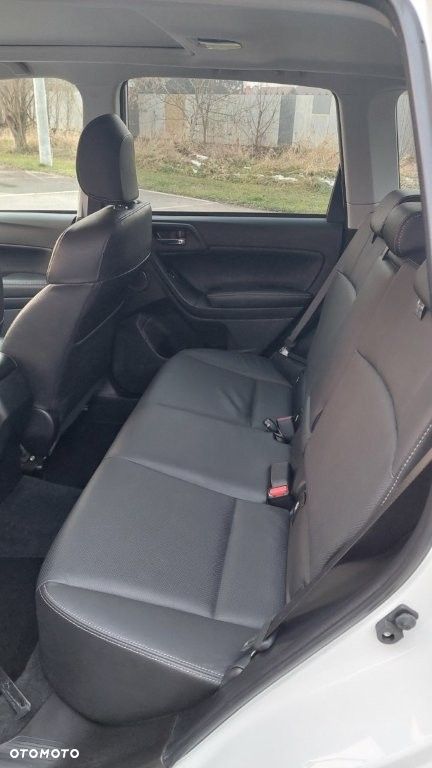 Subaru Forester 2.0 XT Platinum Lineartronic - 26