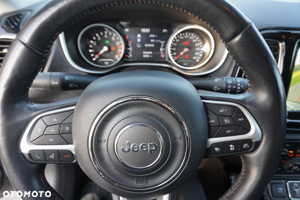 Jeep Compass - 35