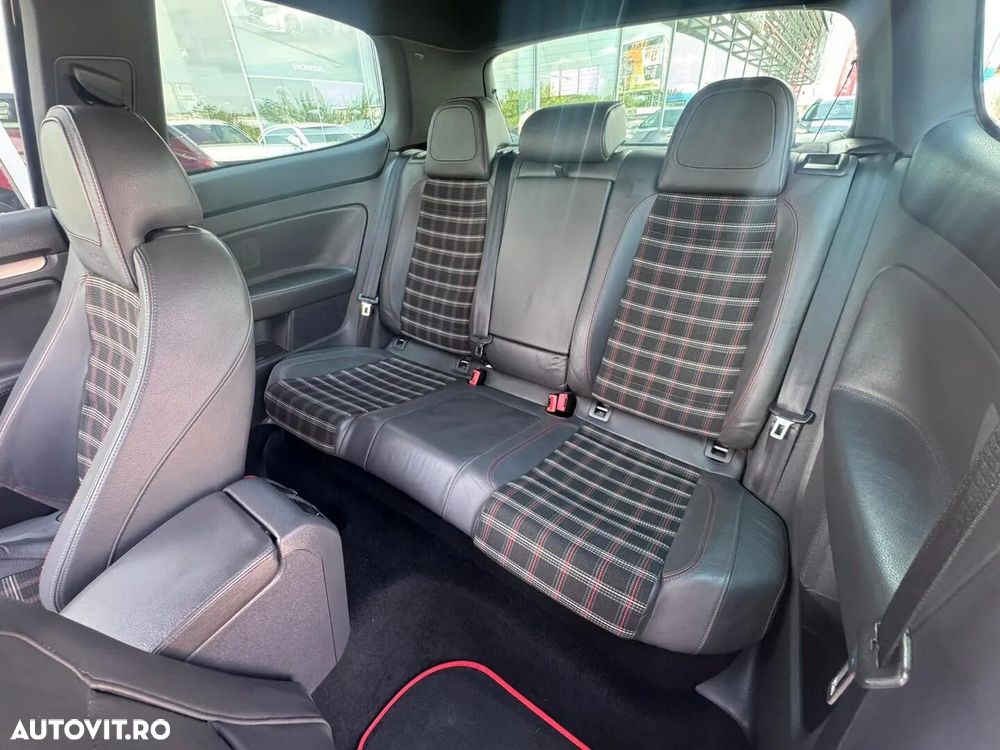 Volkswagen Golf 2.0 FSI GTI 30 Edition - 11