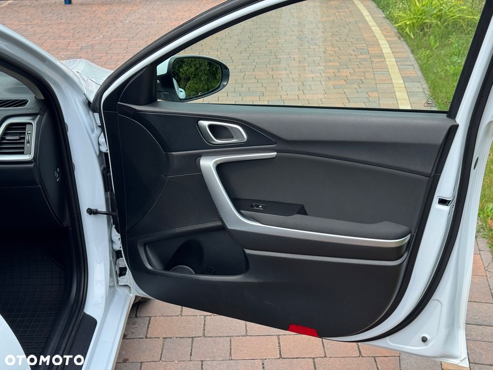 Kia Ceed 1.5 T-GDI M - 15