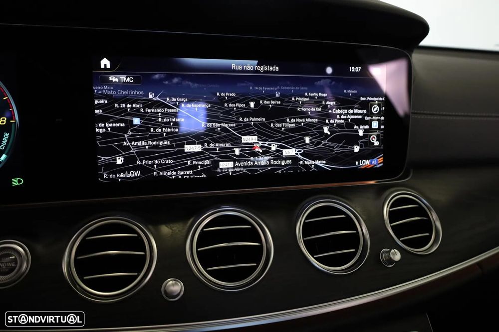 Mercedes-Benz E 300 e AMG Line - 39