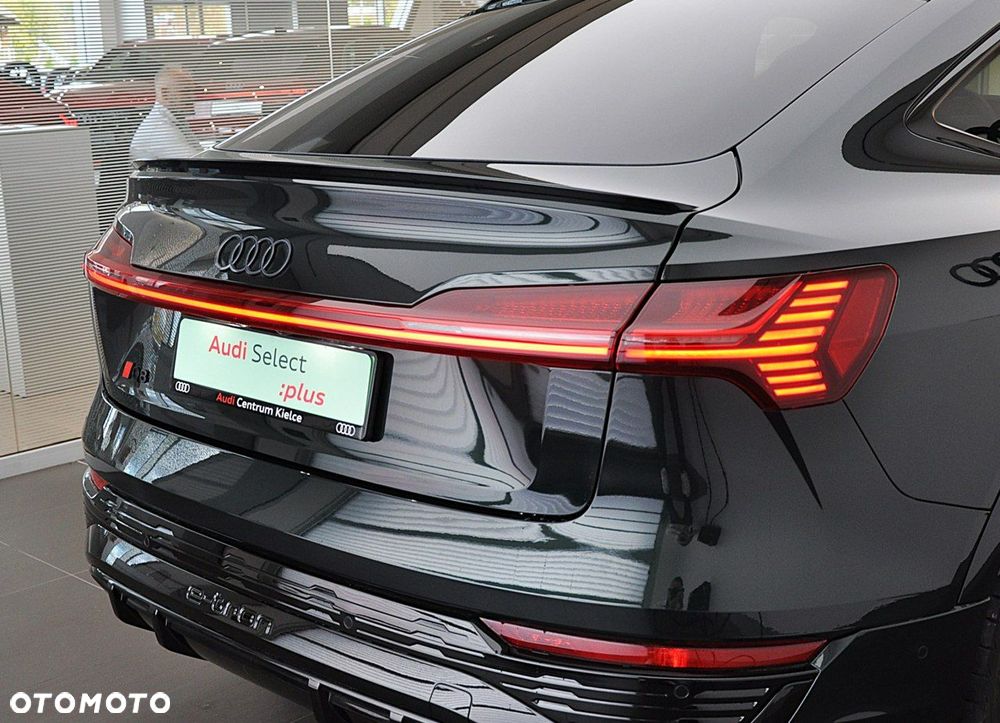 Audi Q8 - 12