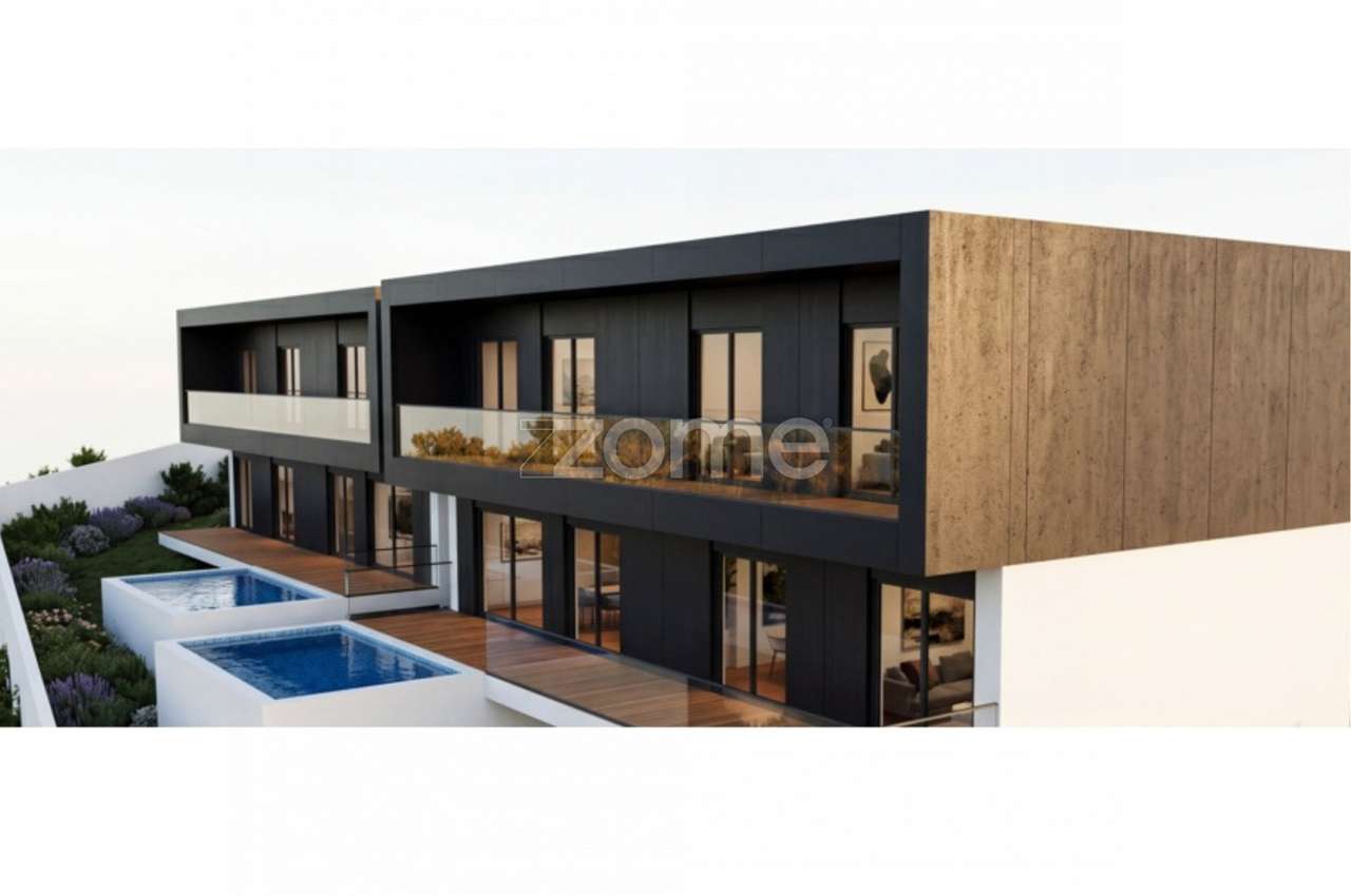 Terreno com Projeto Aprovado para 2 Moradias com Piscina - Grande imagem: 2/18