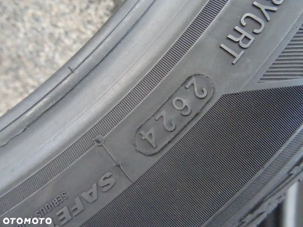 235/45/ZR18 98V Kumho Solus 4S HA32 - 9