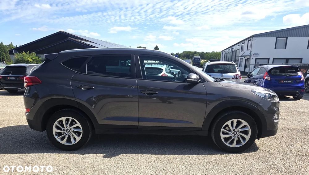 Hyundai Tucson 1.6 GDI BlueDrive Style 2WD - 18
