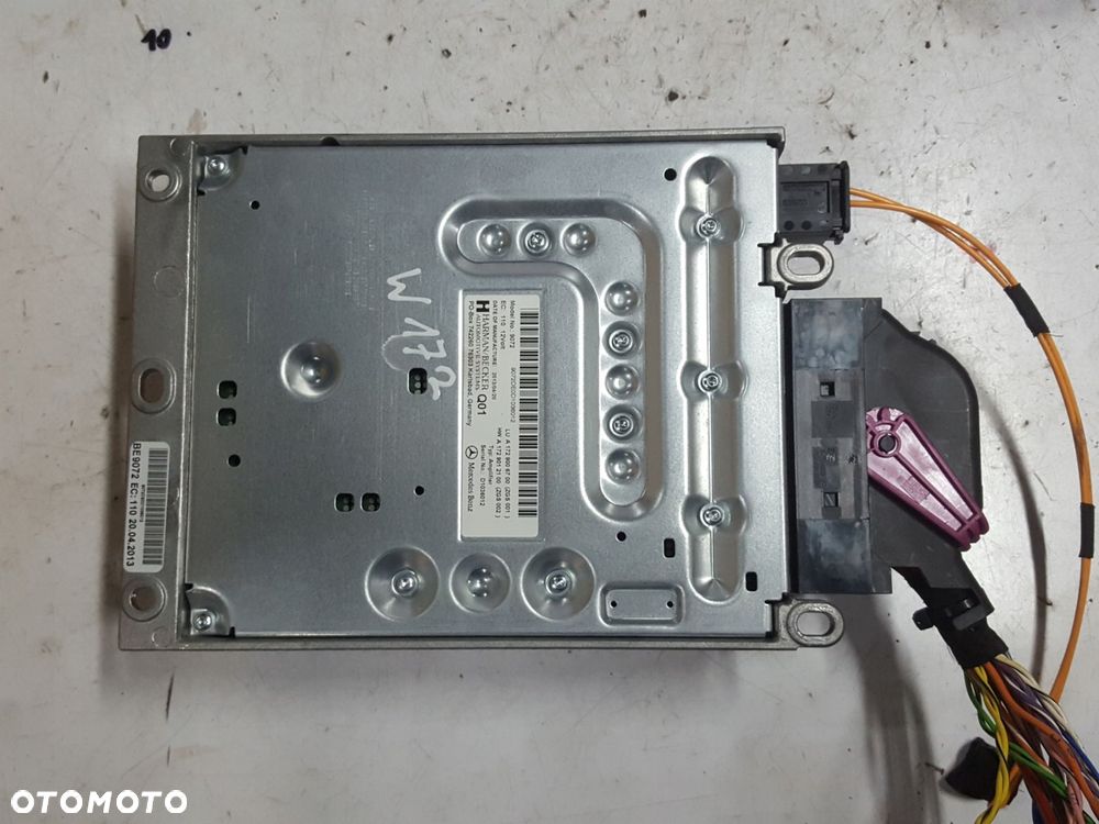 MERCEDES SLK R172 W172 11-15r WZMACNIACZ RADIA AUDIO A1729006700 - 2