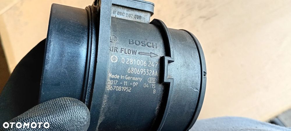 Przepływomierz powietrza Jeep Grand Cherokee IV WK2 68069532AA - 5