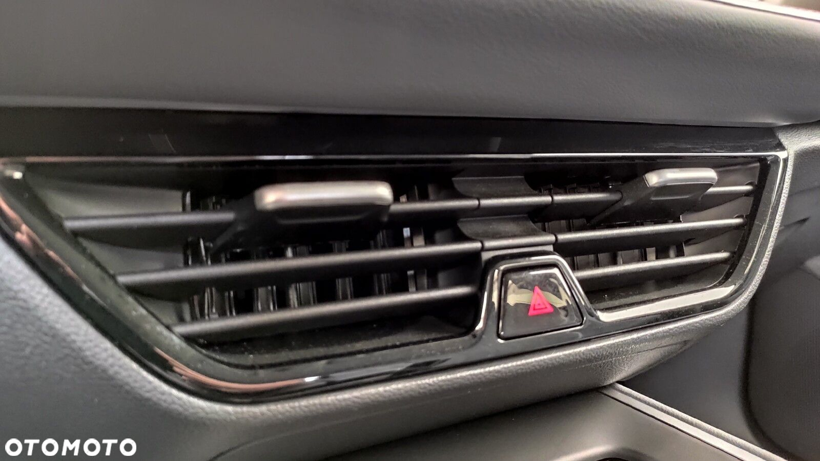 Volkswagen Passat 1.5 TSI eHybrid PHEV Business DSG - 31