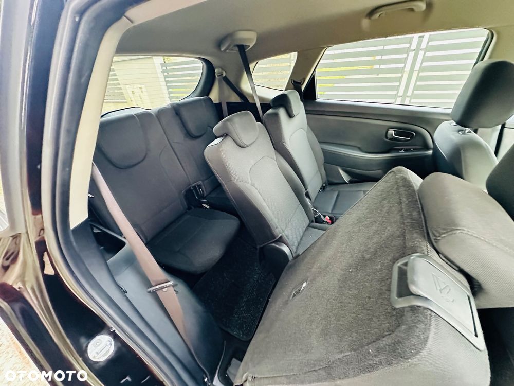 Kia Carens 1.7 CRDi Business Line 7os 7DCT - 20