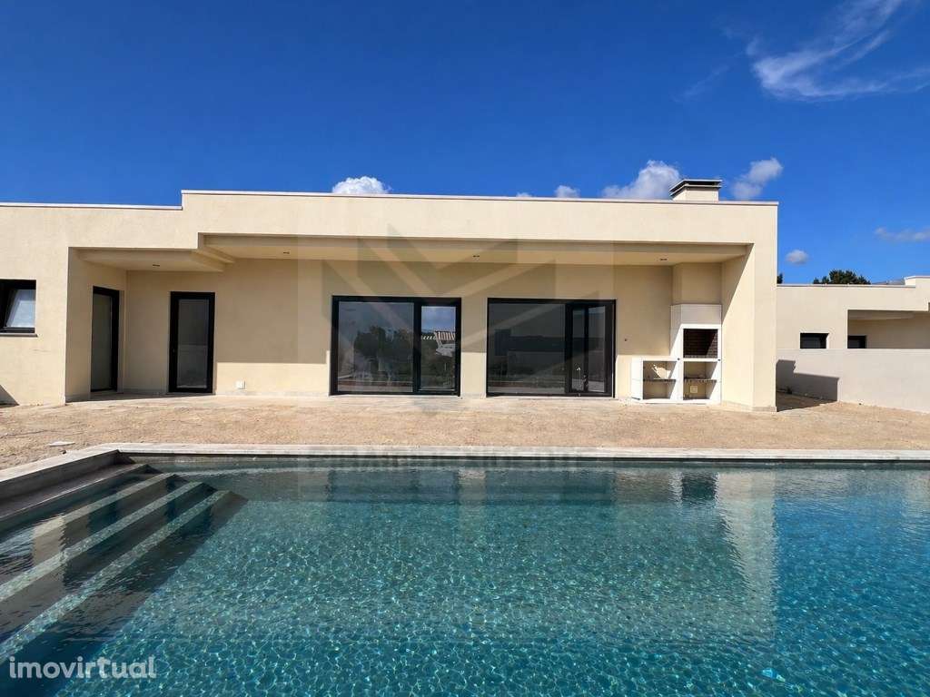 Ampla Moradia T4 em Azeitão: 72m² Open Space, 3 Suítes - Grande imagem: 2/32