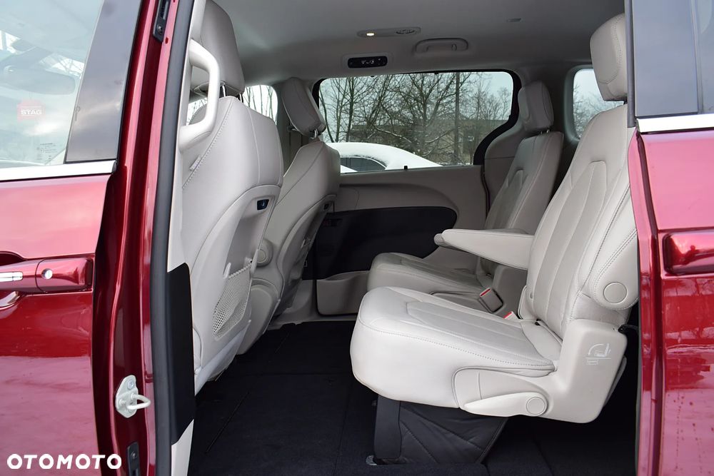 Chrysler Pacifica - 6