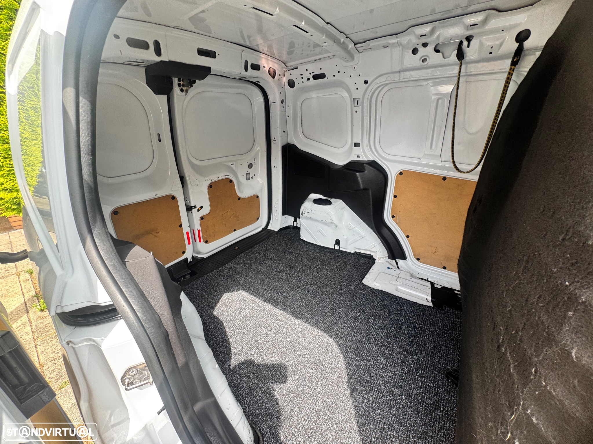 Ford e-Transit - 15