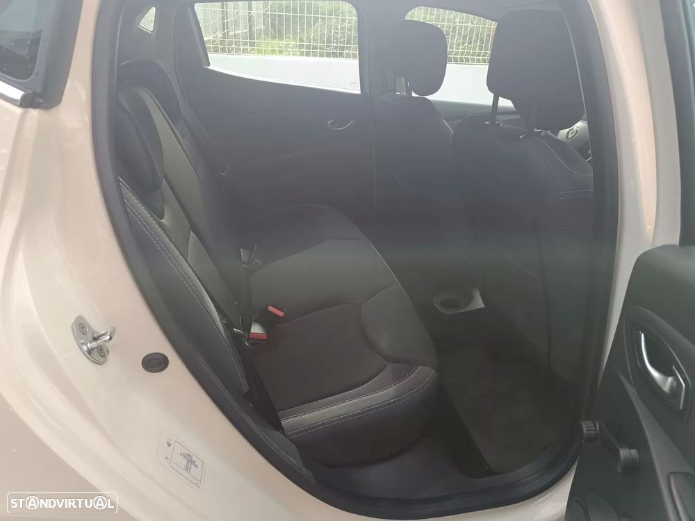 Renault Clio 0.9 TCe Limited Bi-Fuel - 22