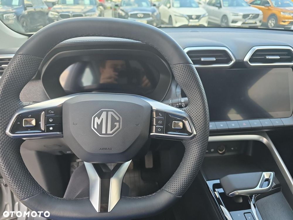 MG ZS - 13