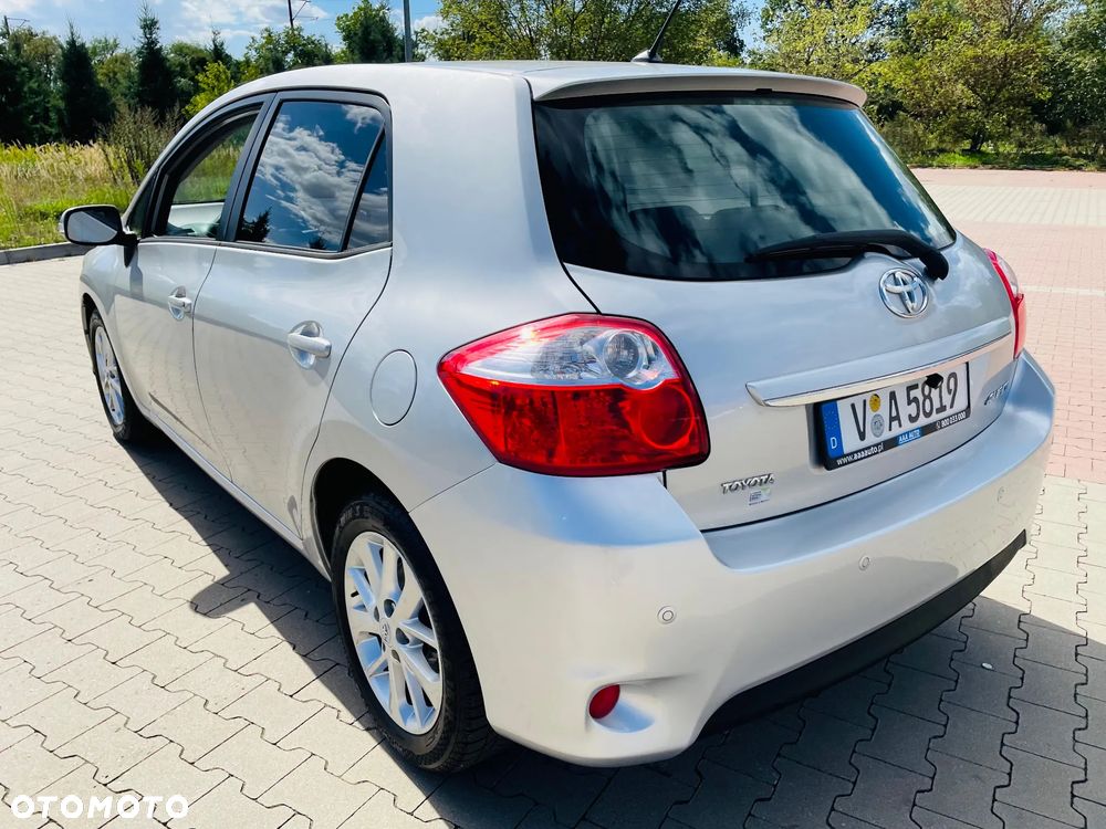 Toyota Auris 1.6 Executive - 3