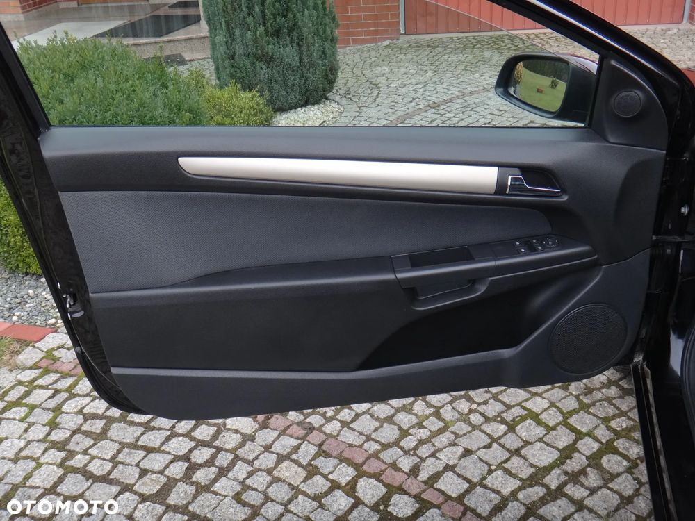 Opel Astra 1.6 NAVI - 29