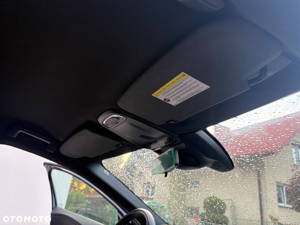Volvo V40 D3 Geartronic R Design - 22