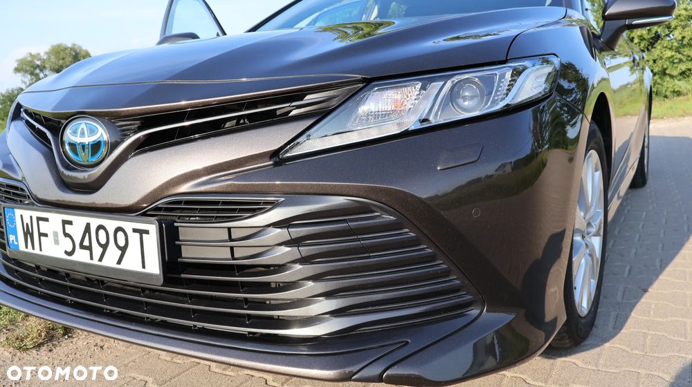 Toyota Camry - 1