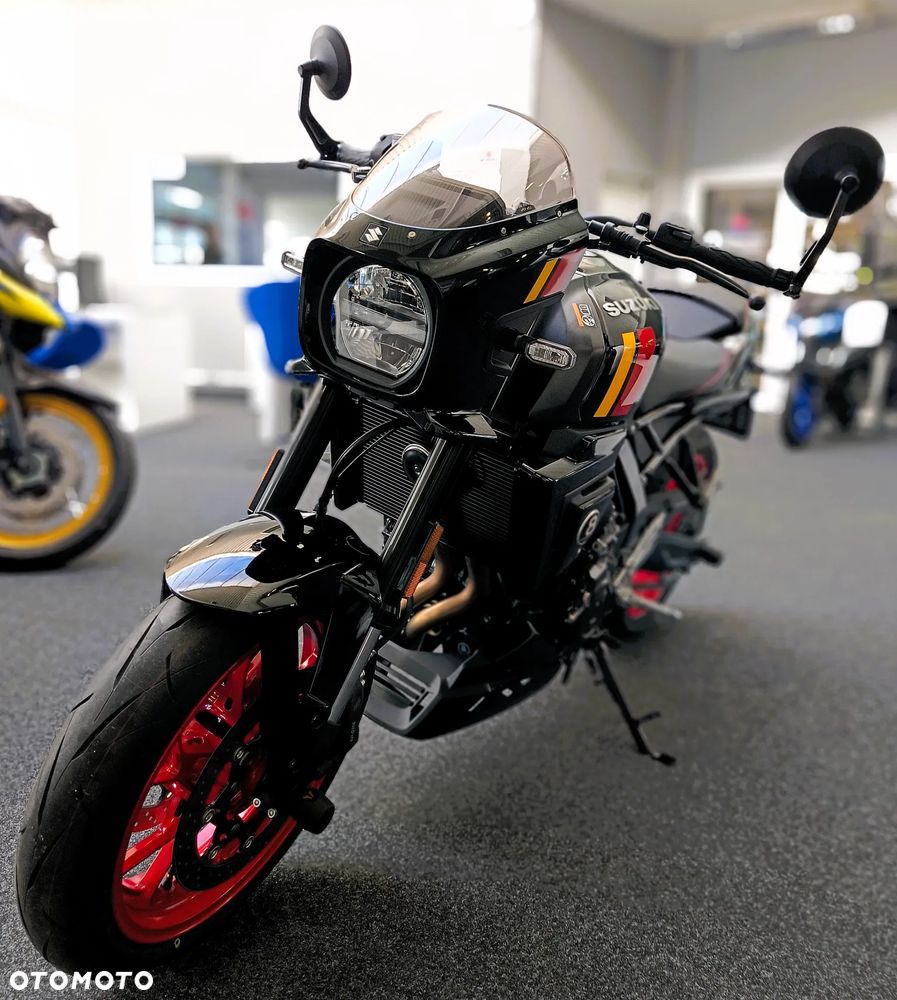 Suzuki GSX - 7