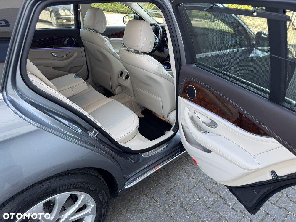 Mercedes-Benz Klasa E 220 d 4-Matic 9G-TRONIC - 10
