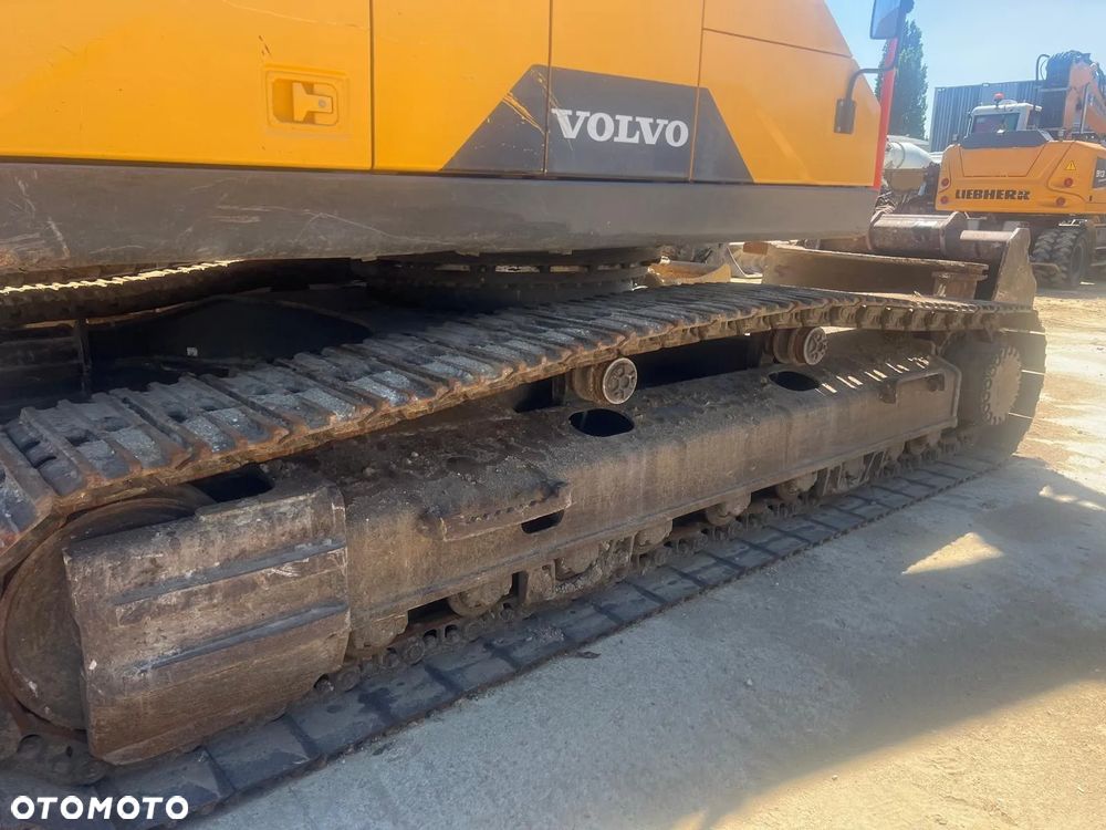 Volvo EC300EL EXCAVATOR - 11