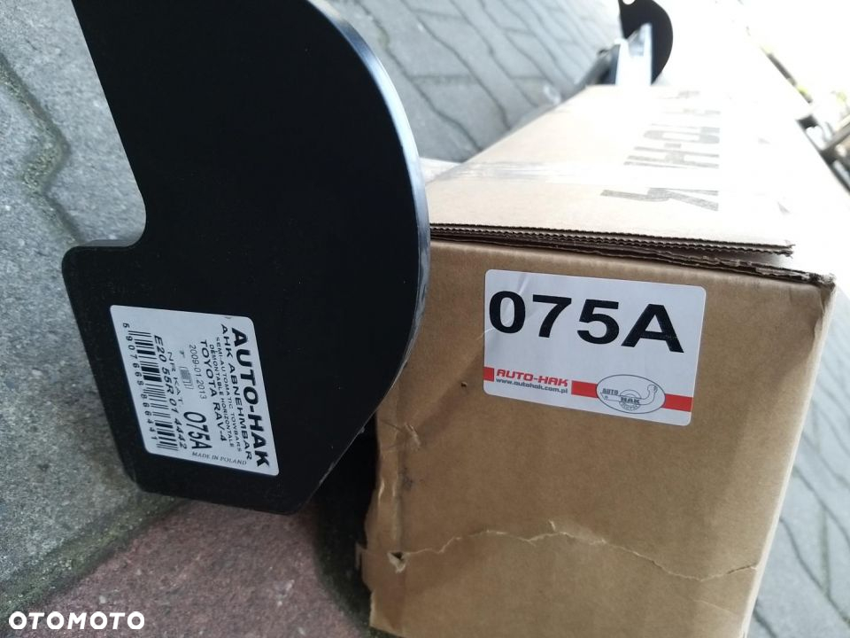 HAK TOYOTA RAV-4 2009-2013 drz., z kołem zapasowym, z kierunkowskazami w lusterkach automat - 2