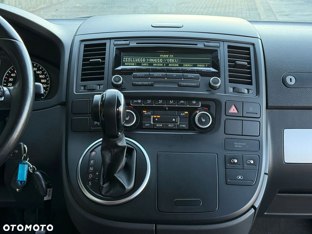 Volkswagen Multivan - 14