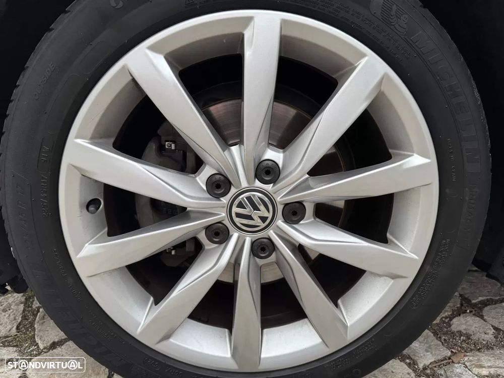 VW Golf Variant 1.6 TDi Highline DSG - 41