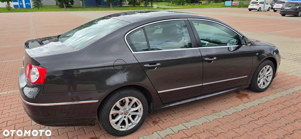 Volkswagen Passat 2.0 TDI Comfortline R-Style DSG - 10