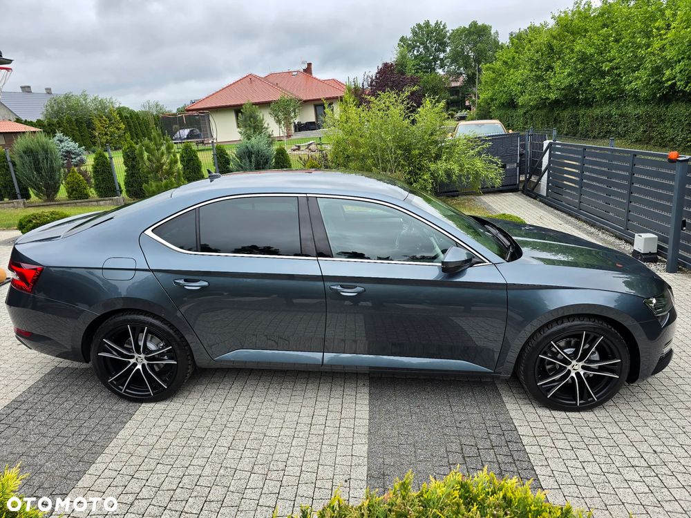 Skoda Superb 2.0 TDI SCR Style DSG - 37