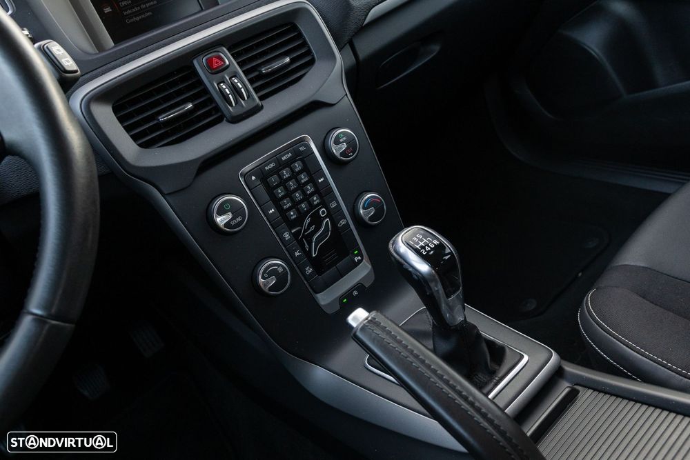 Volvo V40 2.0 D3 Momentum - 20