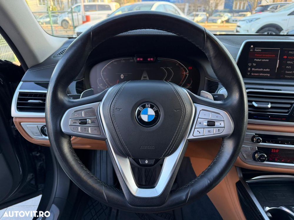 BMW Seria 7 750i xDrive - 9