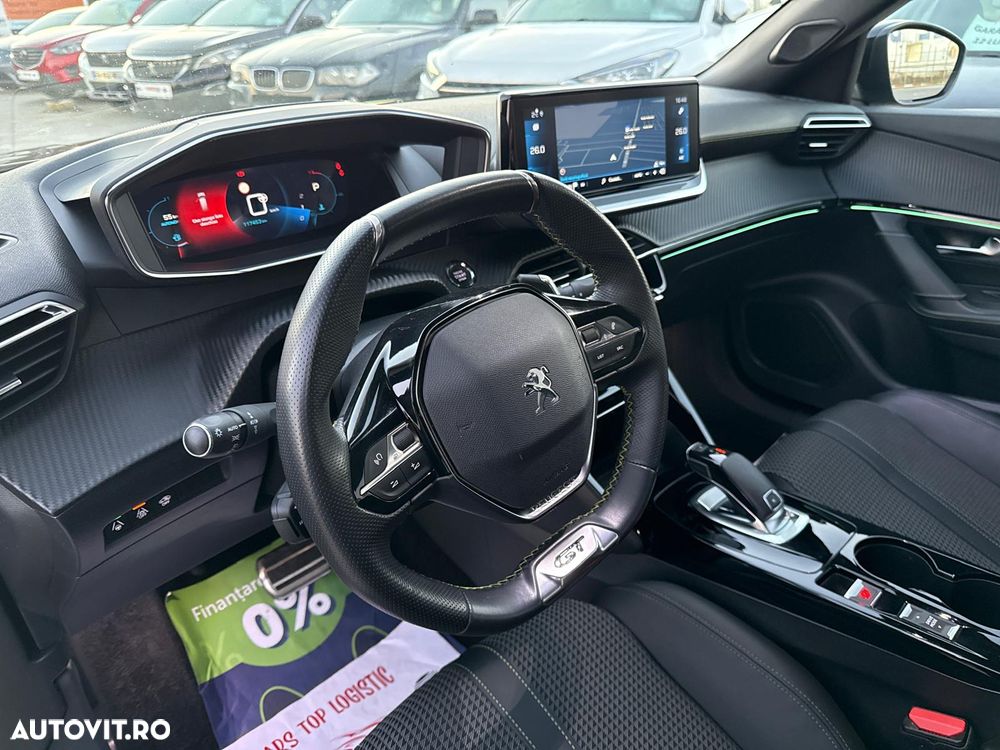 Peugeot 2008 PureTech 130 EAT8 GT Pack - 25