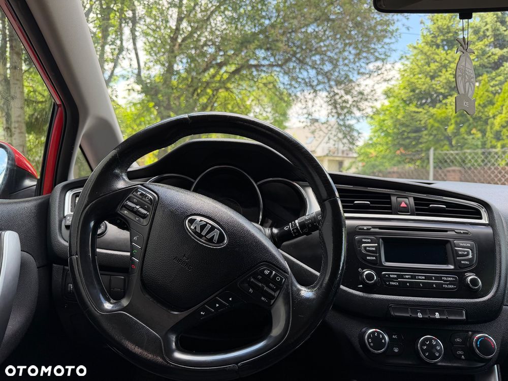 Kia Ceed 1.4 CVVT ISG Dream Team Edition - 12