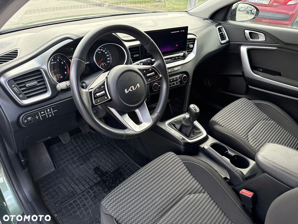 Kia Ceed 1.5 T-GDI M - 9