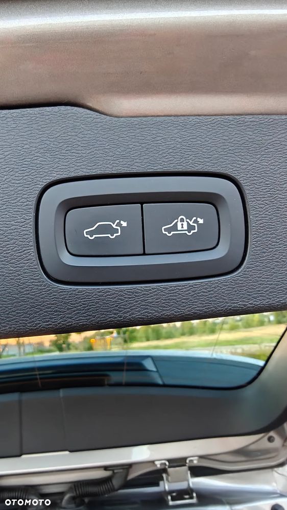 Volvo V60 B3 B DKG Momentum - 9