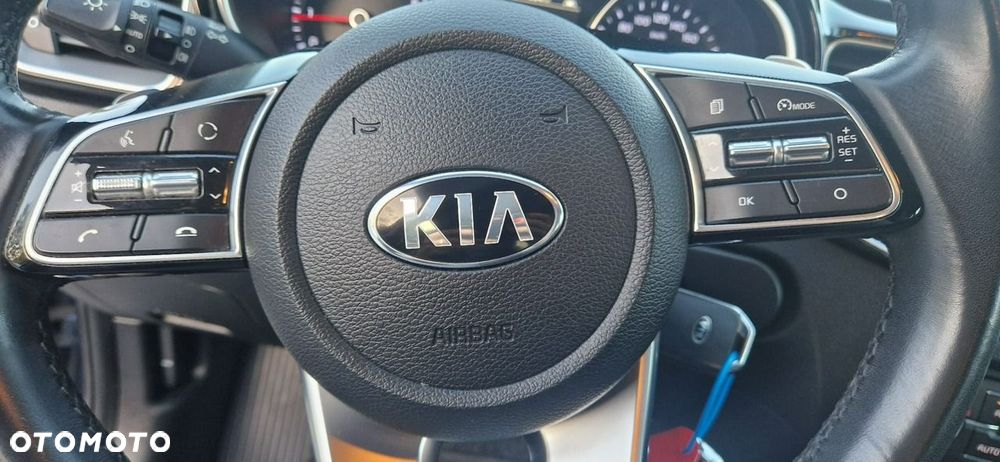 Kia XCeed - 32