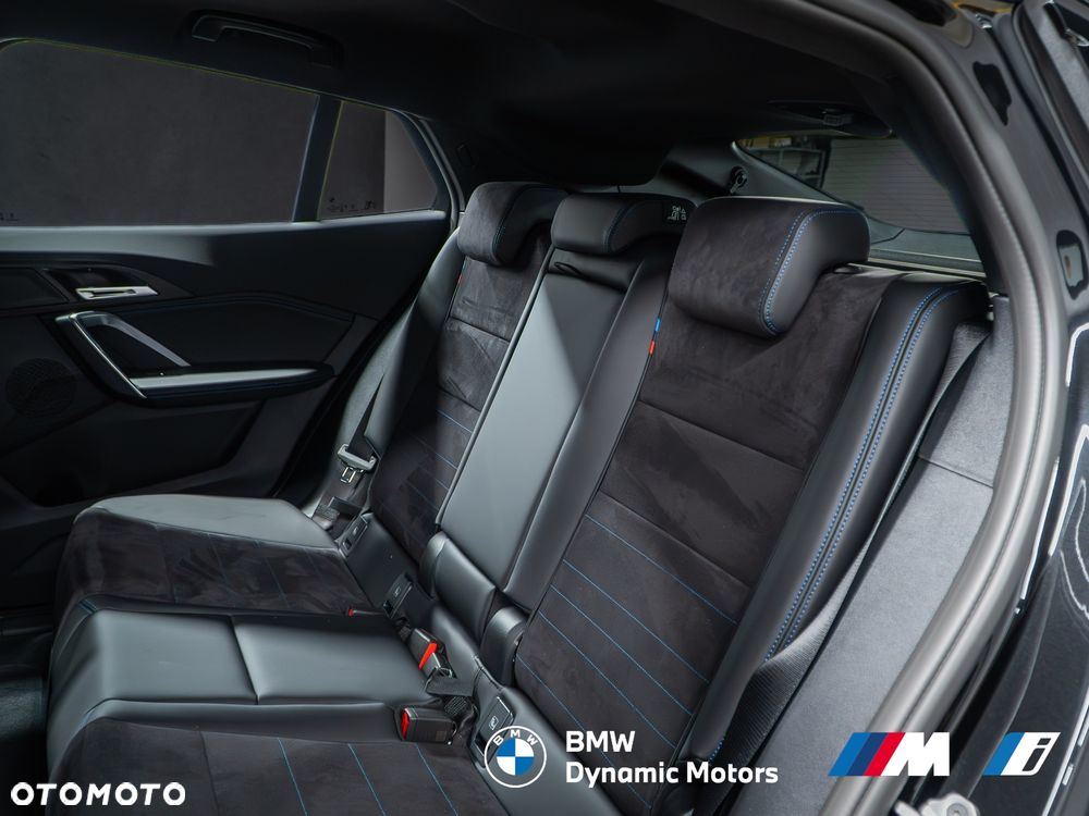 BMW iX2 eDrive20 - 24