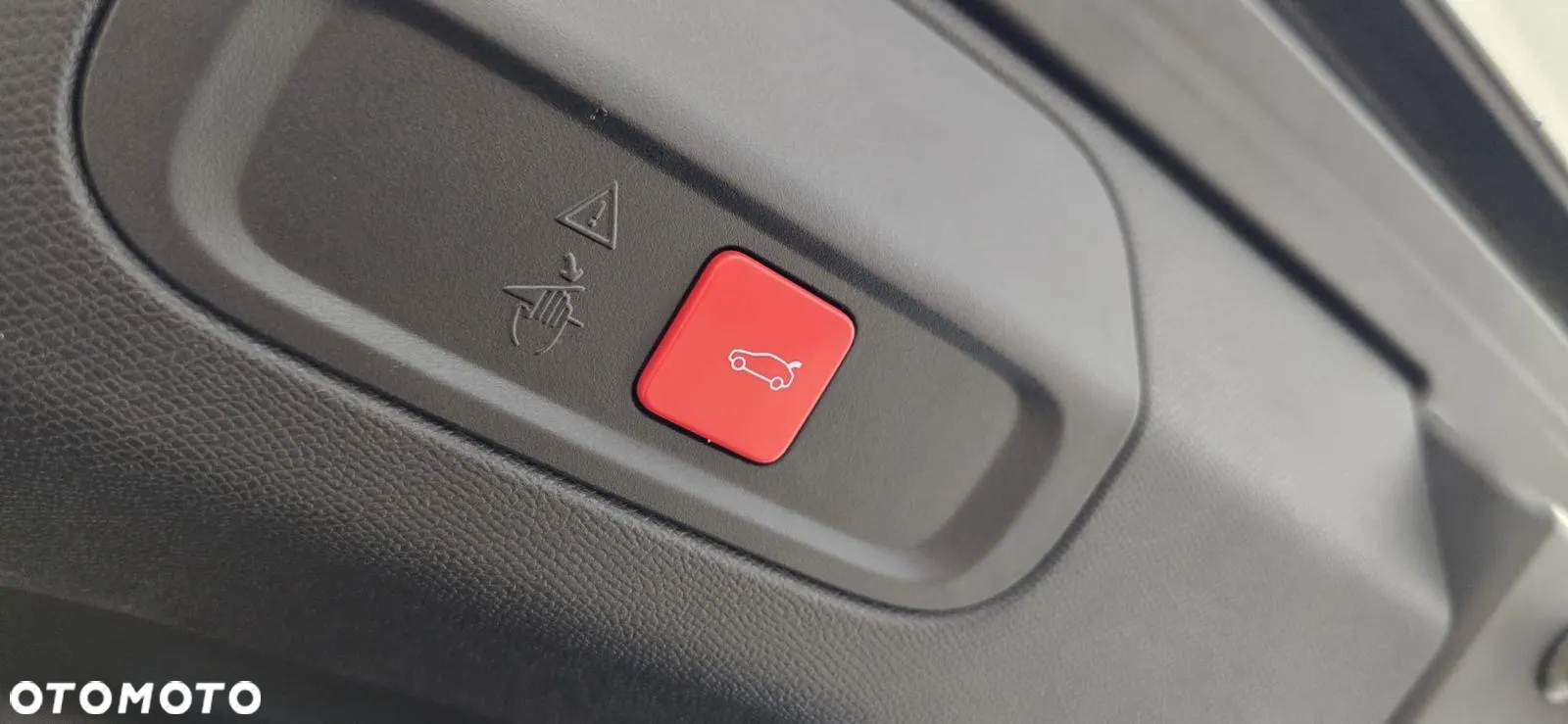 Peugeot 408 1.6 Plug-In Hybrid 225 GT EAT8 - 30