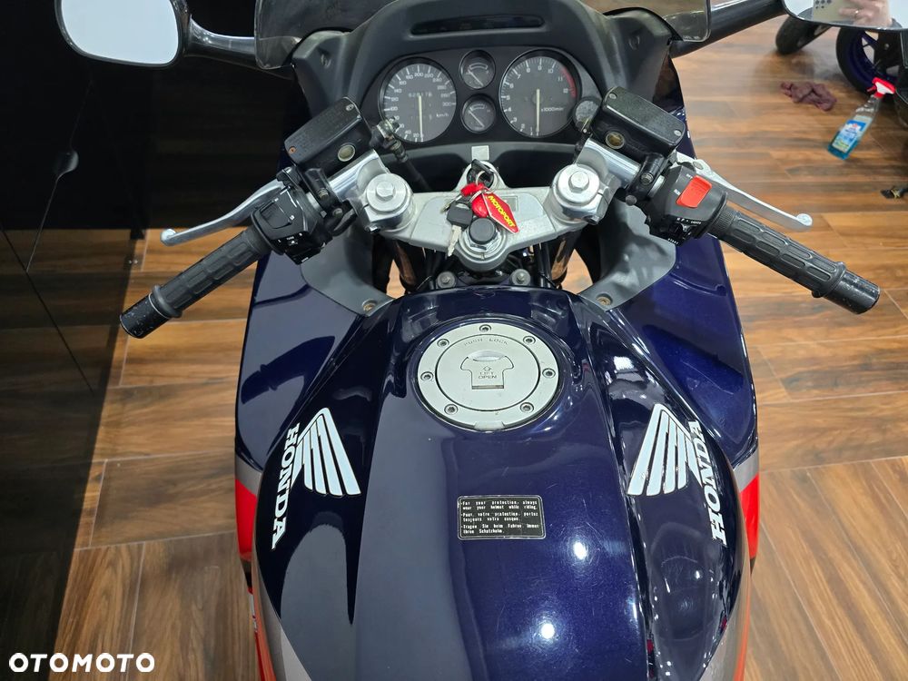Honda CBR - 16