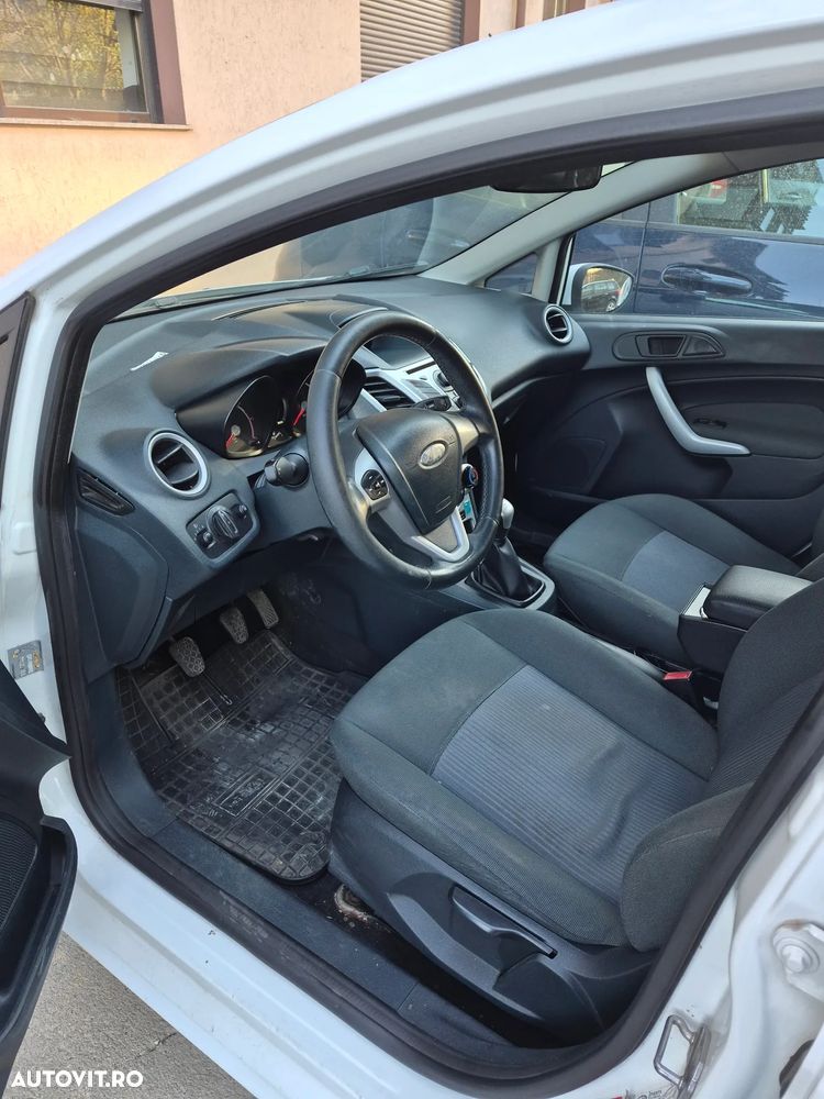 Ford Fiesta - 6