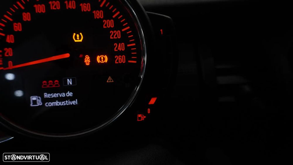 MINI 3 Portas Cooper D - 23