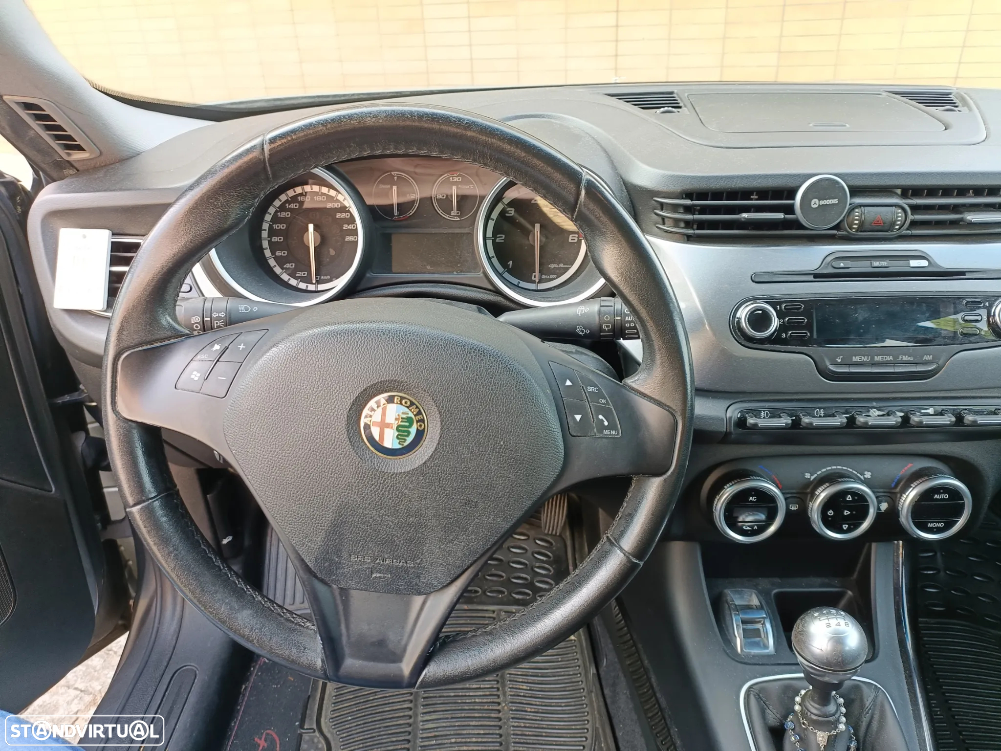 Alfa Romeo Giulietta 1.6 JTDm Distinctive - 6