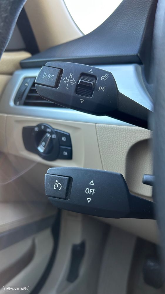 BMW 320 d Sport - 12