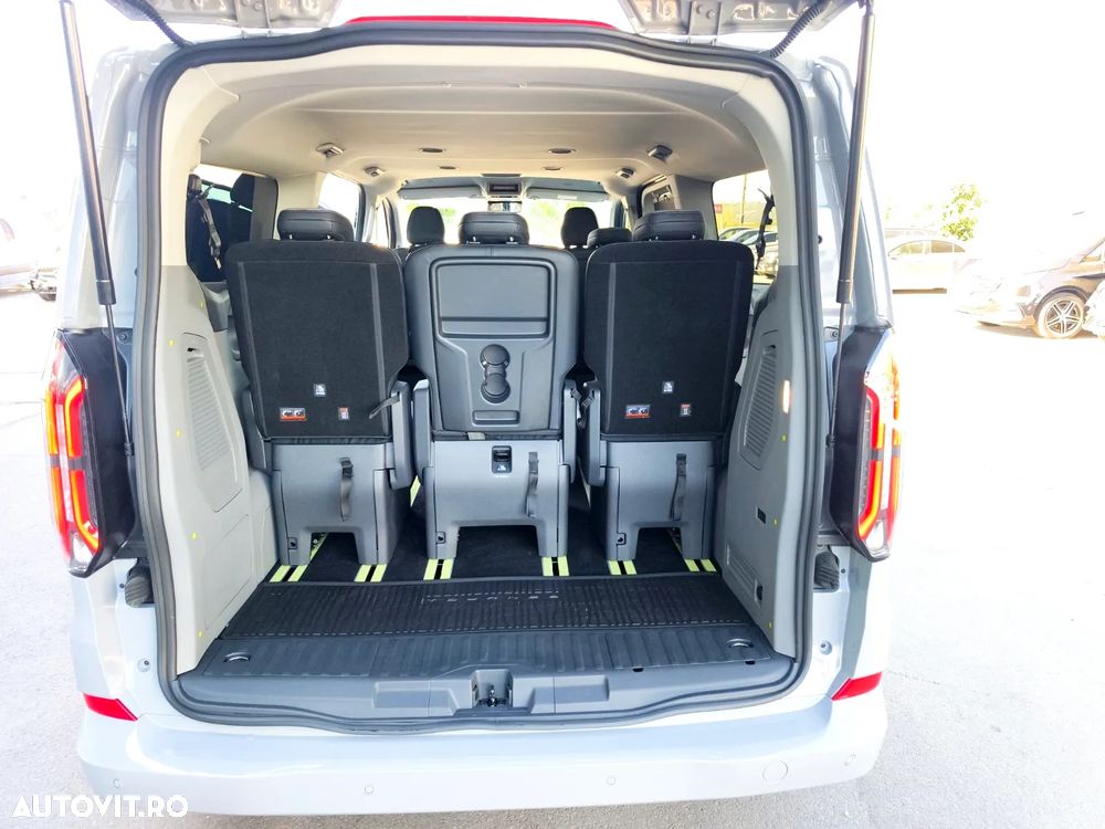 Ford Tourneo Custom - 20